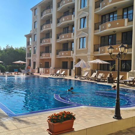 Апарт отель Flora Beach Private Поморие Экстерьер фото