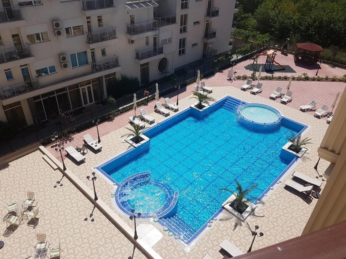 Апарт отель Flora Beach Private Поморие Экстерьер фото